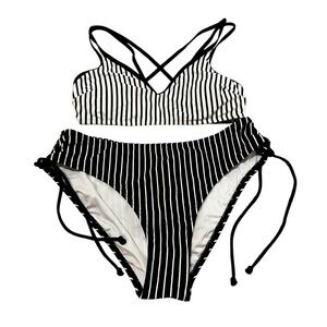 NWT Cupshe Striped Black and White Bikini Swim Set Size Medium